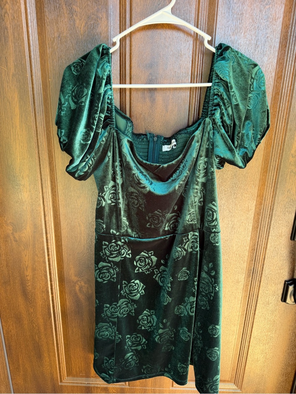 Francesca's Collections Emerald Green Velvet Floral Puff-Sleeve Mini Dress